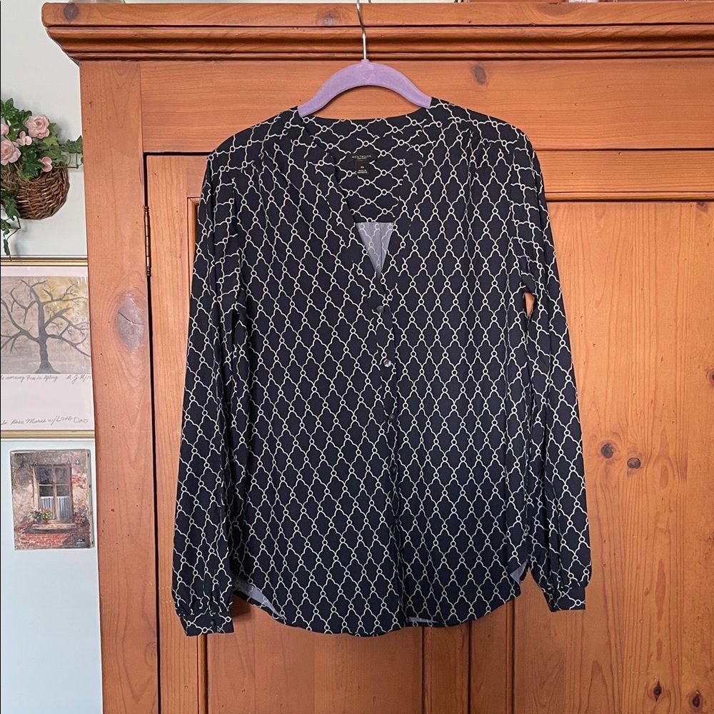 Ann Taylor Navy and White Patterned Blouse